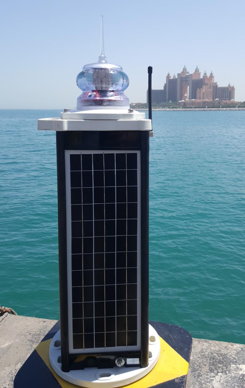 Installation of sealite SLC-510 with a range of 5 to 9nm with standard features such as GPS sync, bluetooth connectivity and OLED touchpad display