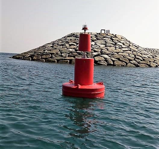 Porthand navigation buoy fitted with the GPS compact solar lantern