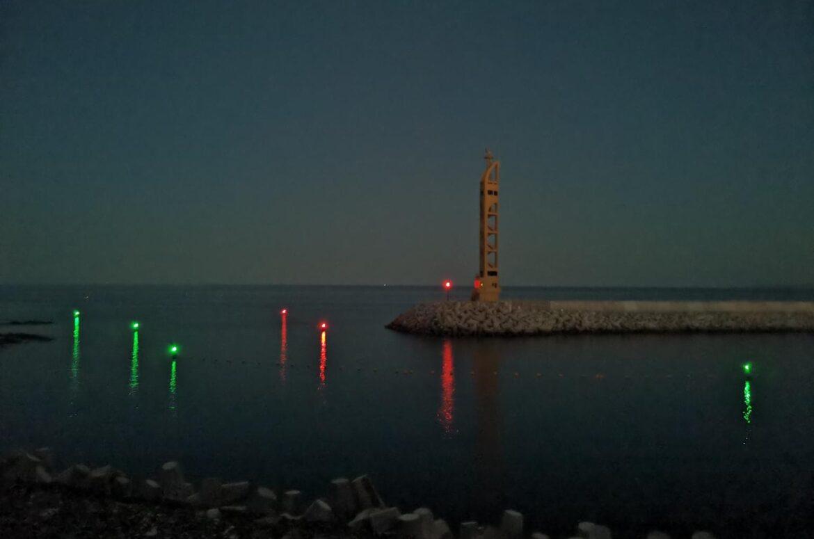 Another great example of Sealite GPS synchronized solar marine lanterns . Providing clear navigation for mariners .